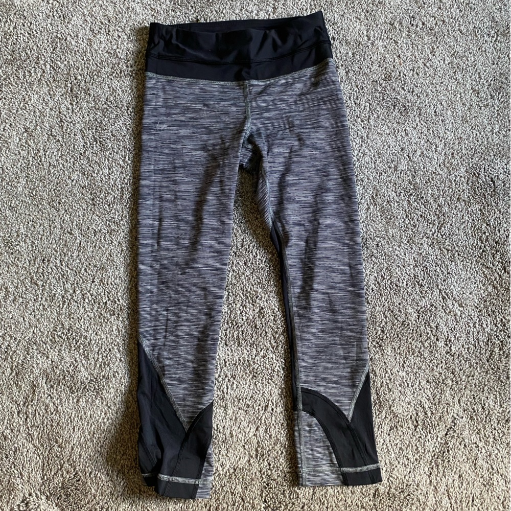 Lululemon capri - Picture 3 of 3